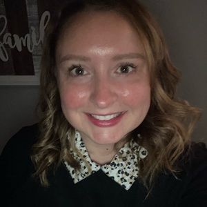 Meet your Posher, Hollie